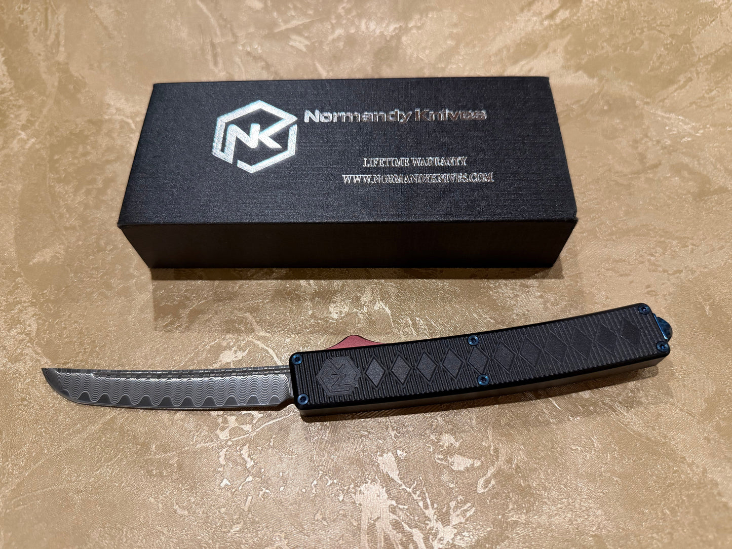 Normandy Shogun OTF Knife - 3.5" Curved Damascus VG-10 Automatic (Black)