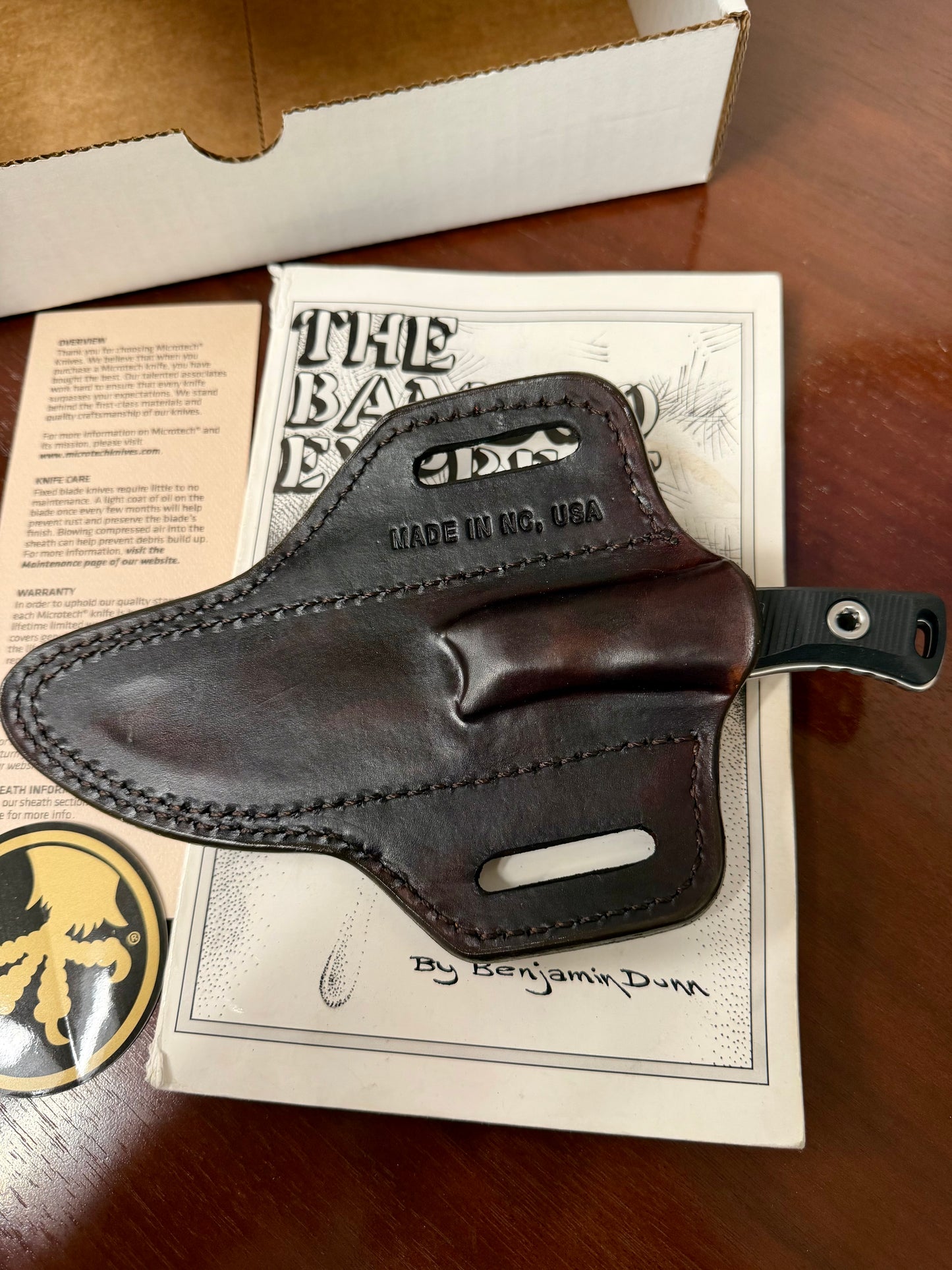 Microtech Akris Fixed Blade – Stonewash M390MK, Black G-10, Leather Sheath