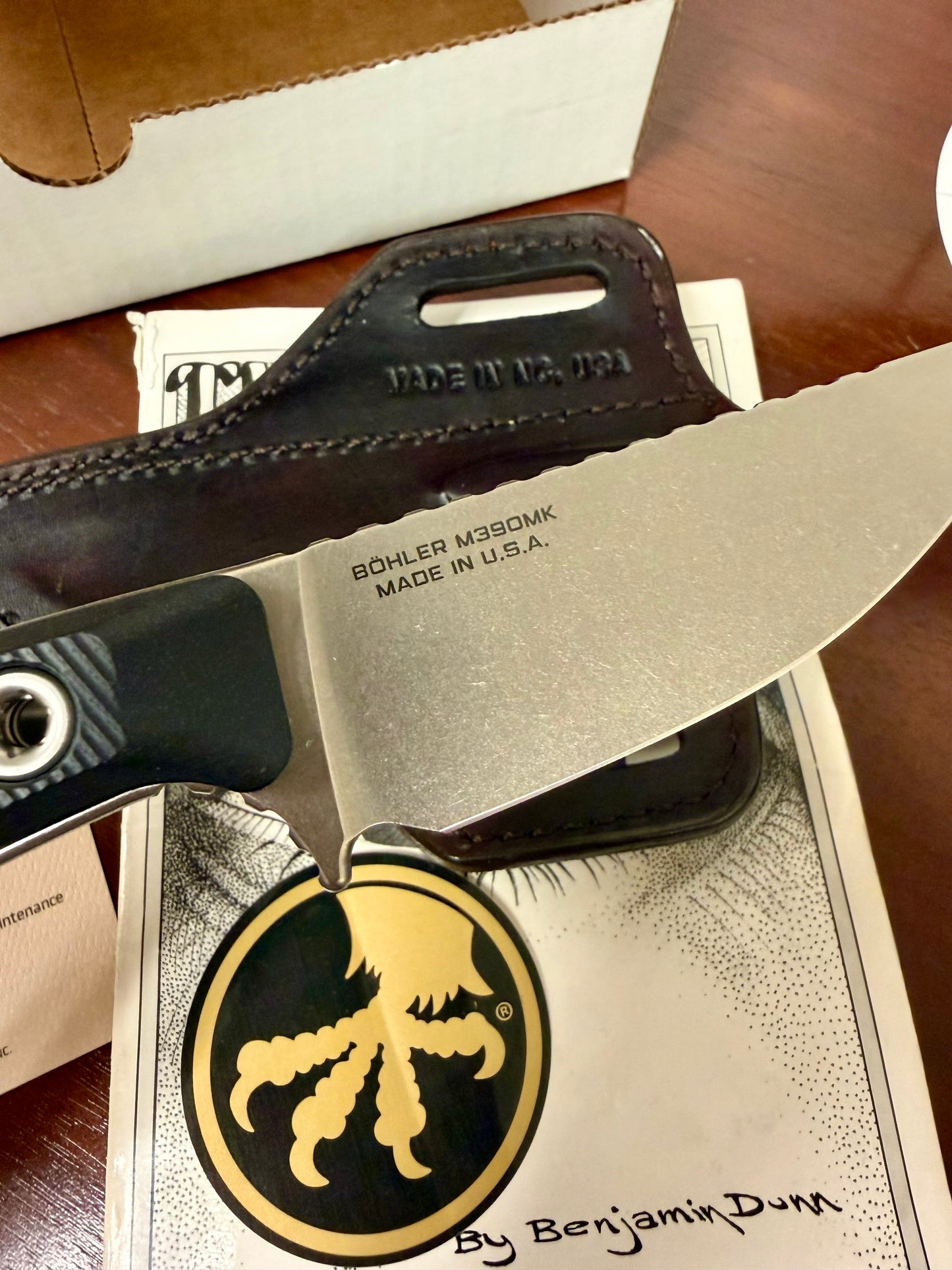 Microtech Akris Fixed Blade – Stonewash M390MK, Black G-10, Leather Sheath
