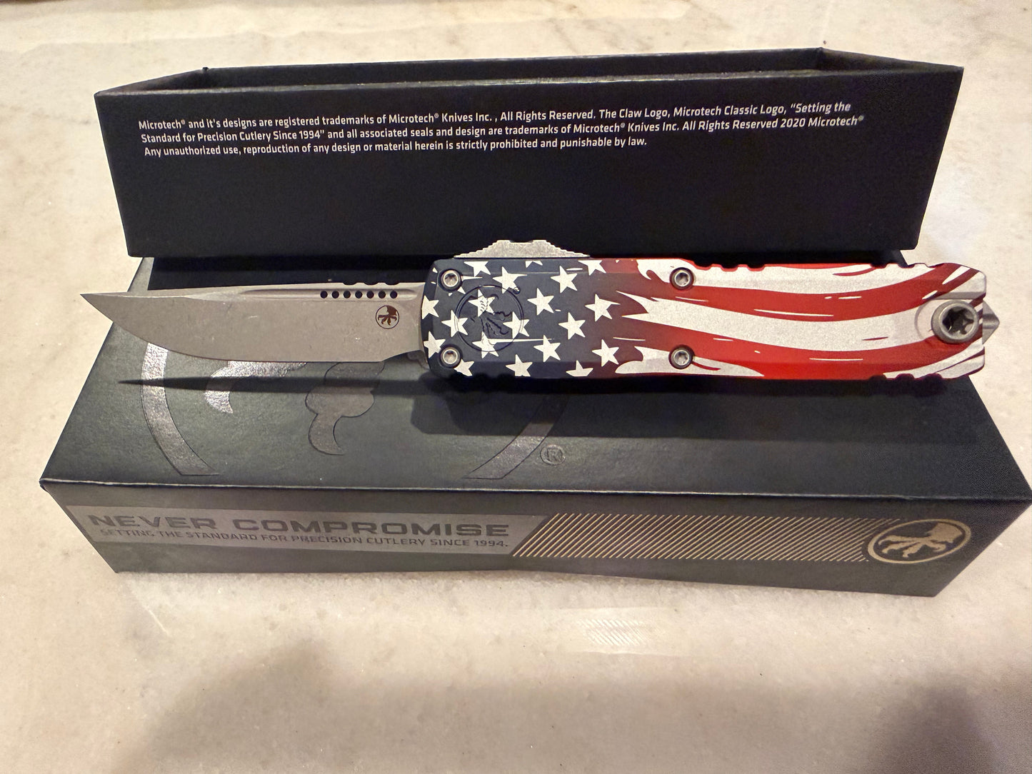 Microtech UTX-85 Signature Series: 250th Anniversary 4th of July Edition